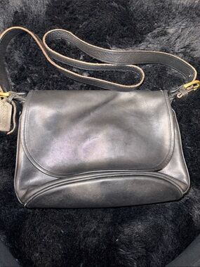 Coach Vintage Black Leather Messenger Flap Bag - Collector Piece📝